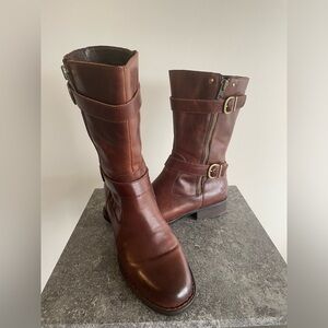 Born mid height women’s boots. Excellent condition. Size 8.5